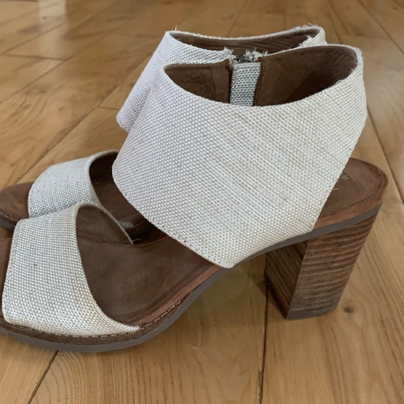 TOMS   Cream Block Heel Sandals - Picture 2 of 5